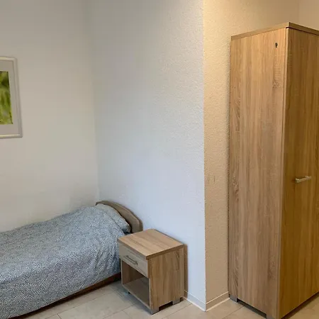 Lumen Boardinghouse - Stuttgart - Ludwigsburg, Monteur- Und Handwerkerwohnungen Fuer 2-6 Personen Apartment Kornwestheim
